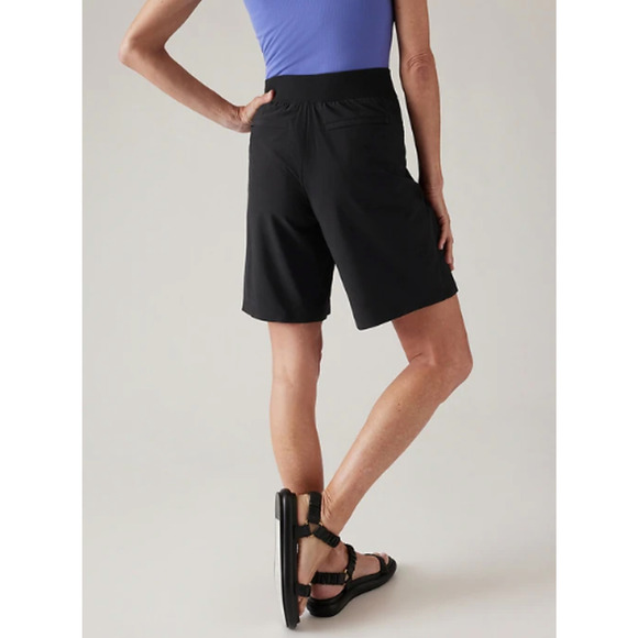 Athleta 2 black Brooklyn Bermuda Short lightweight breathable casual comfort - Picture 1 of 7